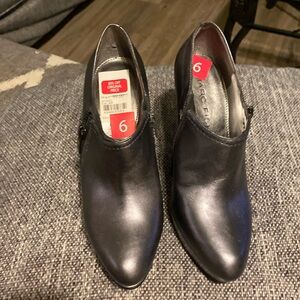 Mark Fisher metallic silver 3 inch heals size 6